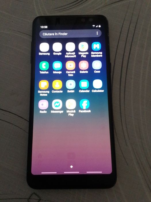 Vând Samsung  A 8 funcționează perfect 150 ron