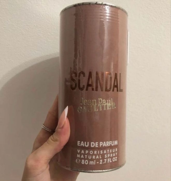 Parfum Scandal miros puternic dulce si persistent