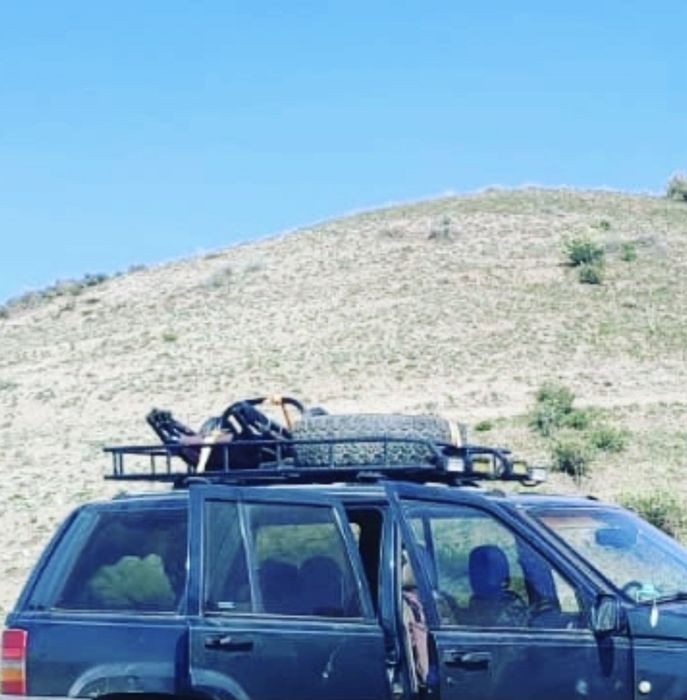 Багажник с Jeep на крышу