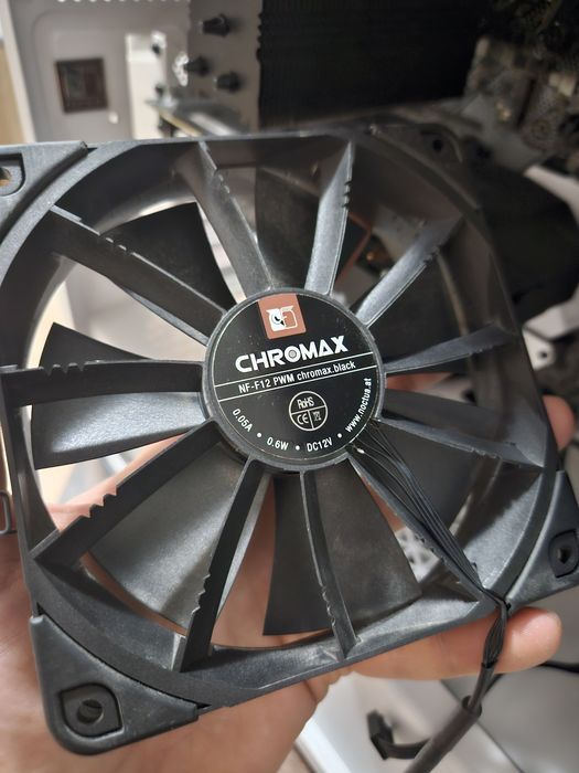 Геймърски компютър - intel i5/Rx5600XT/z390/16GB RAM