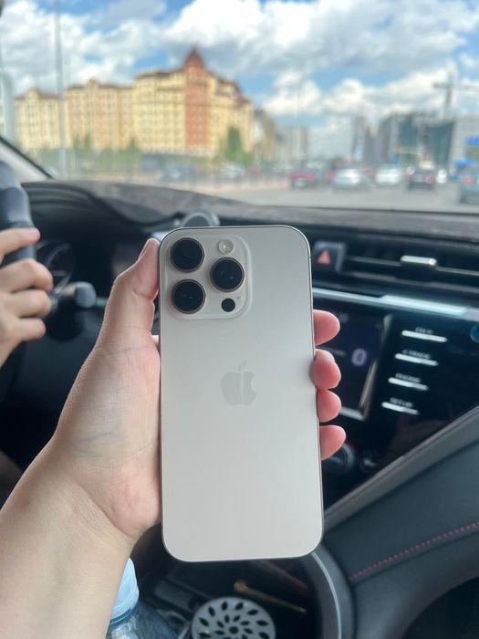 Продам iPhone 16 про