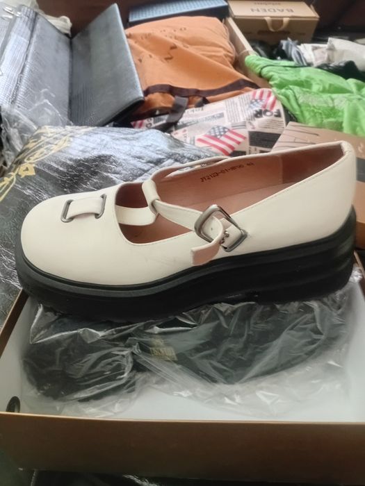 Пролам кожанеую обувь новую