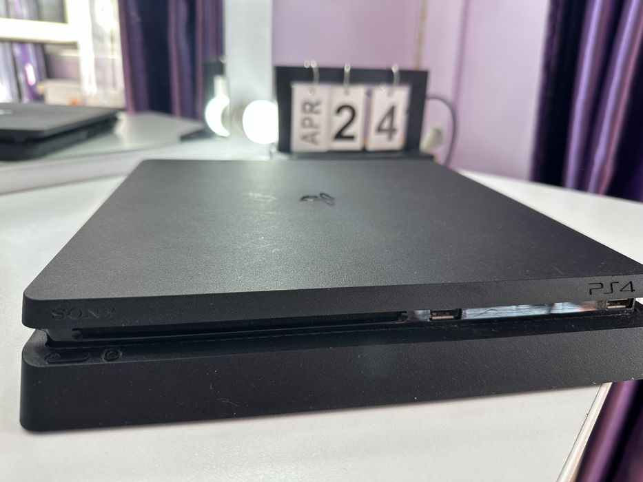 PS4 Slim 1TB + controller | Stare foarte bună
