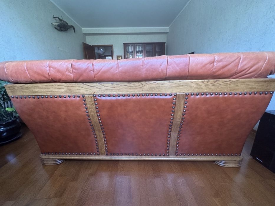 Диван натуральная кожа и дерево