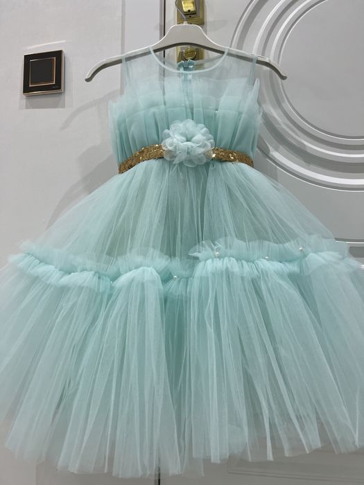 Продам детские платья от 4 до 10 лет