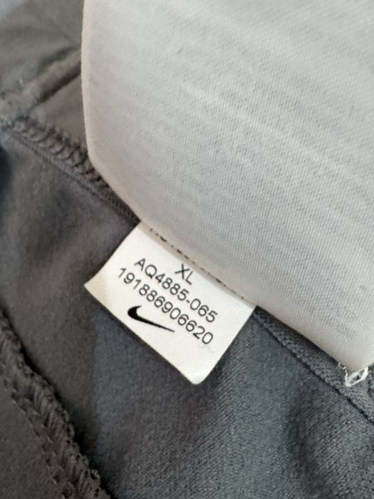 Мъжко долнище NIKE . Размер XL