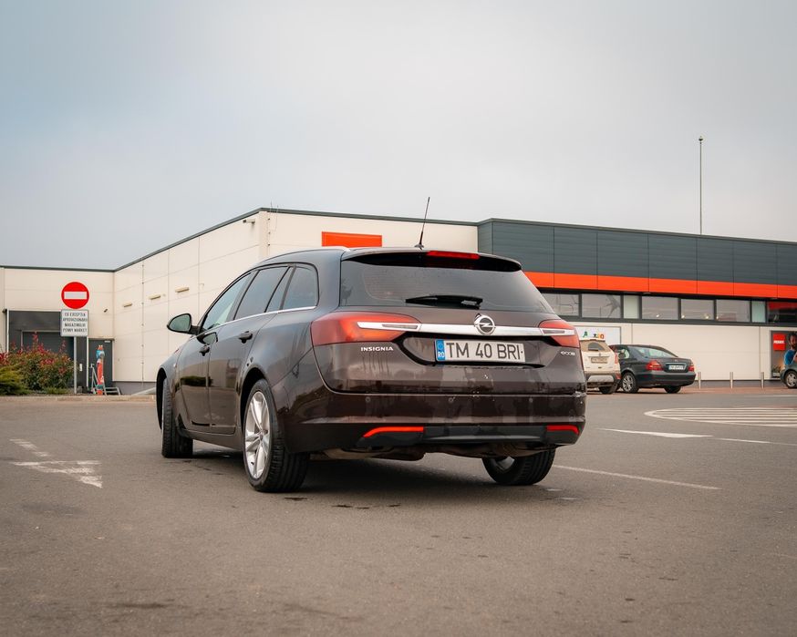 Vand sau schimb opel insignia 1.6 turbo,2014