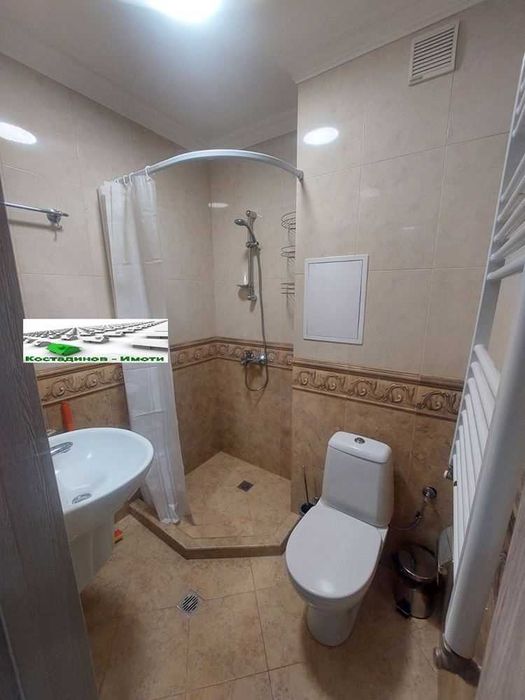 Дава се под наем Тристаен апартамент в Пловдив, Кършияка - 135 кв.м за 663 € - Снимка #7