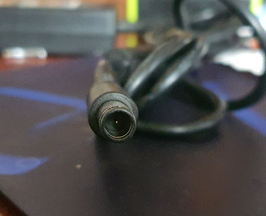 Блок питания к ноутбуку HP.