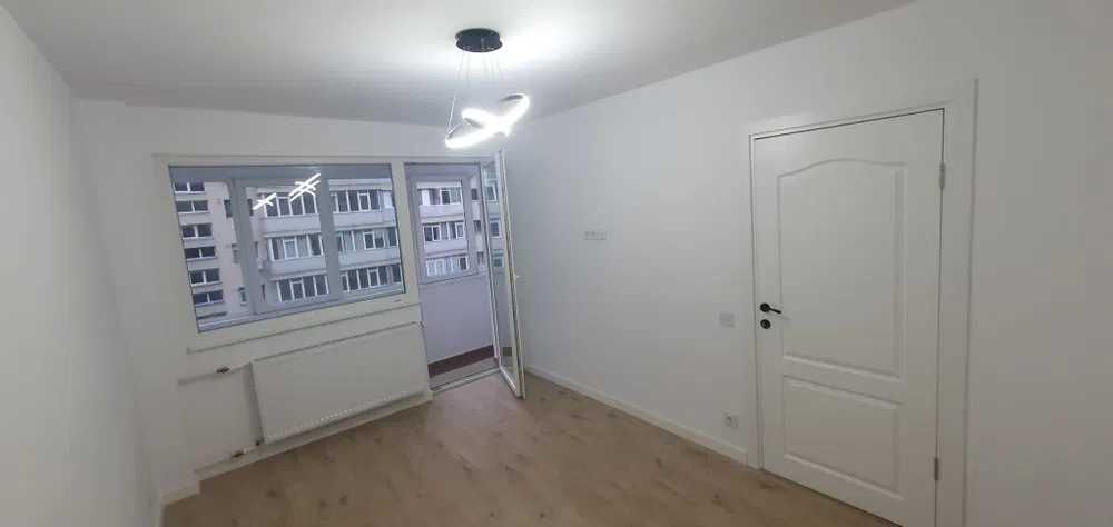 Vand Apartament 3 camere si 2 bai , zona Piata Obor!