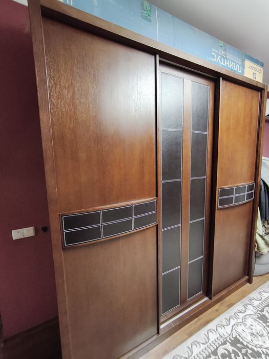 Шкаф большой для одежды