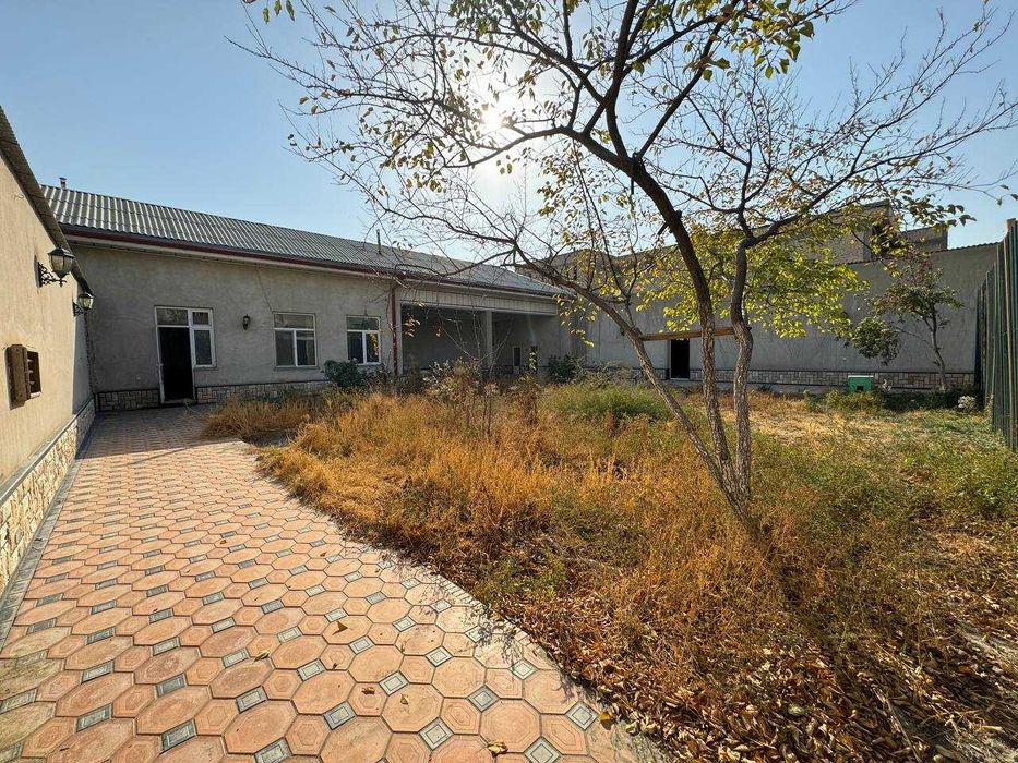 6 so’tiqli qurilishi tugallanmagan hovli sotiladi