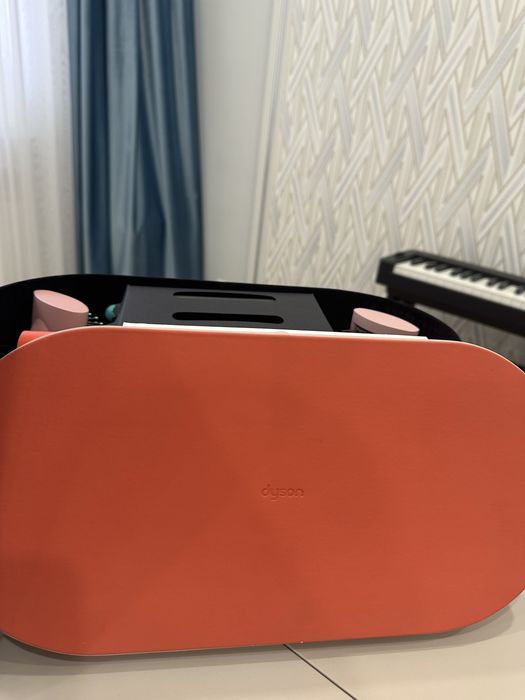 Продам фен с насадками