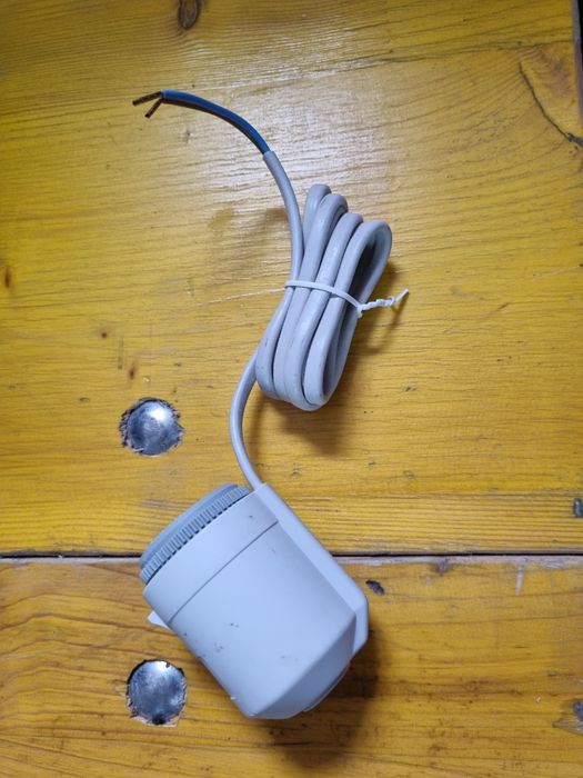 De vânzare 7 bucati termo actuator purmo nc 230v 6809