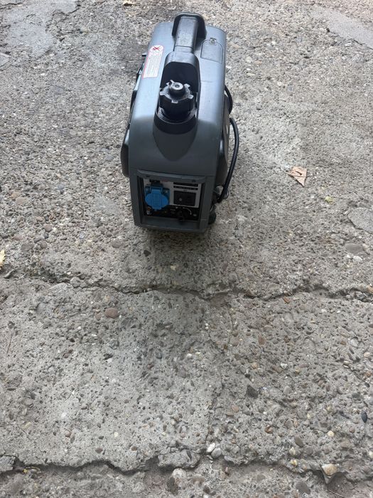 Camping cort  generator endress ese 2700 bs-v icarcare baterii fotovoltaice