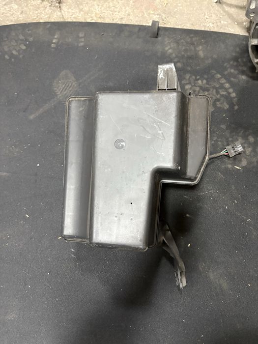 Mercedes GL  2007 година Субуфер Harman  Kardon