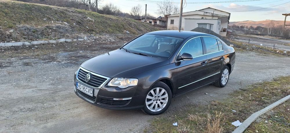 Vând Volkswagen Passat B6