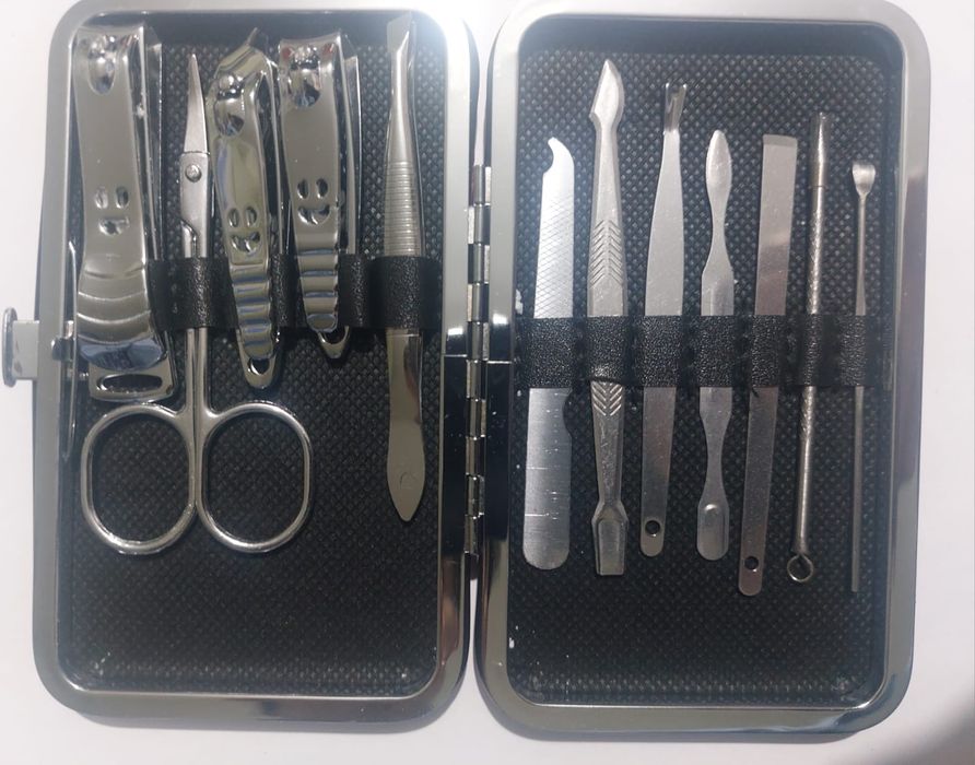 Маникюрный  набор