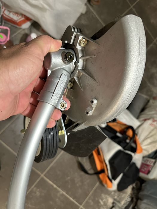 Stihl FCB Приставка за обкантване