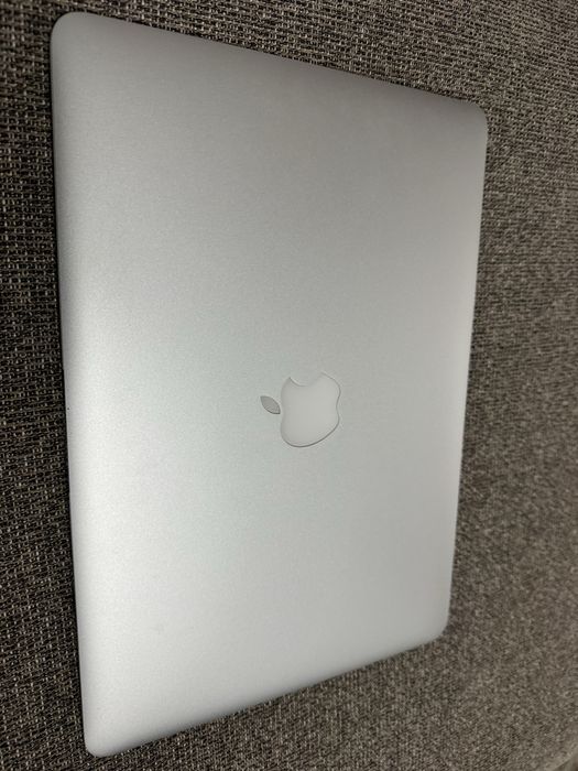Продам Apple MacBook Air 13-inch Early 2015г