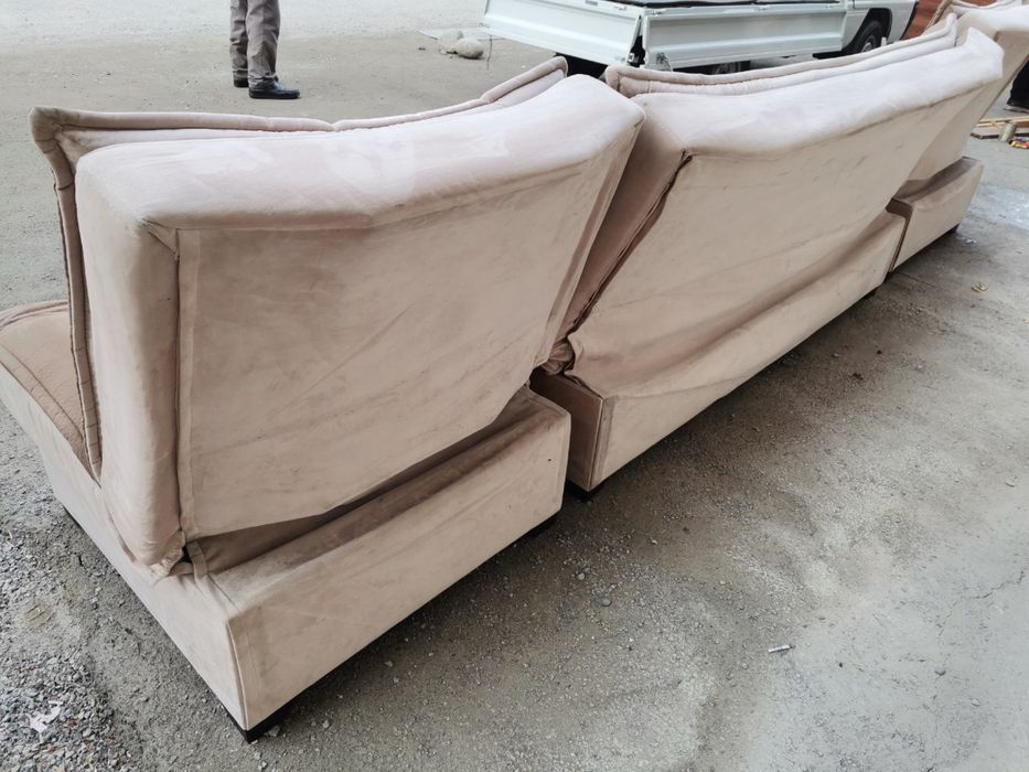 Раскладной диван,хорошее состояние