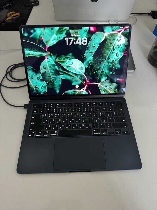 Macbook m2 air 8/256 13inch