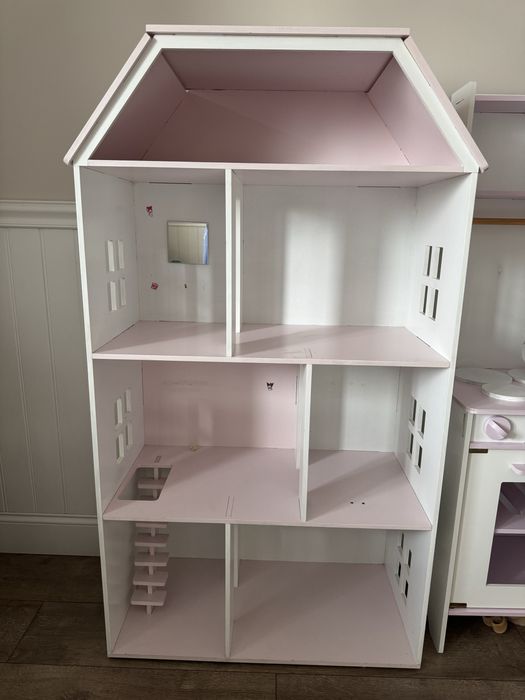 Детская кухня и домик