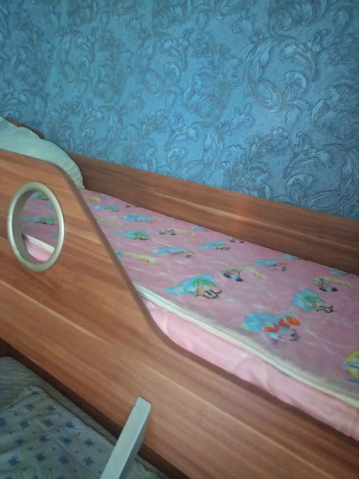 Двухъярусная кровать