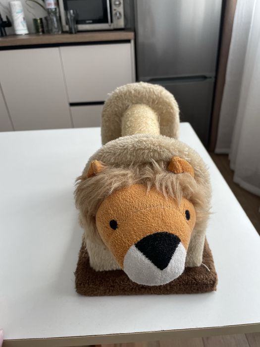 Драскалка с котешки играчки, Лъв, 51x16x16 см