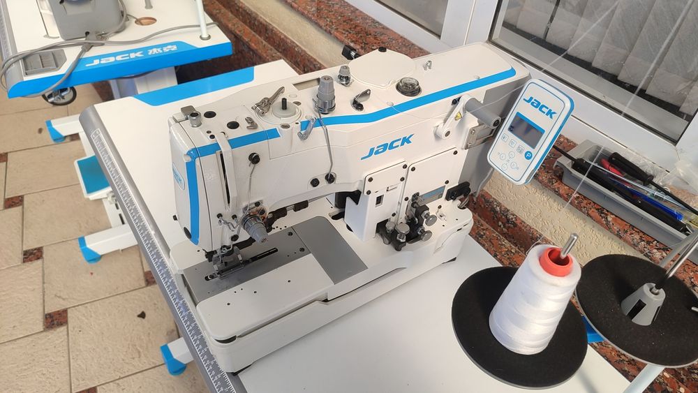 Швейная машина петельная и пуговичная