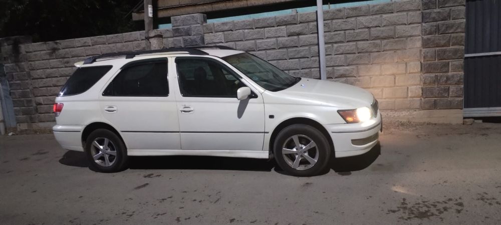 Продам хорошую машину