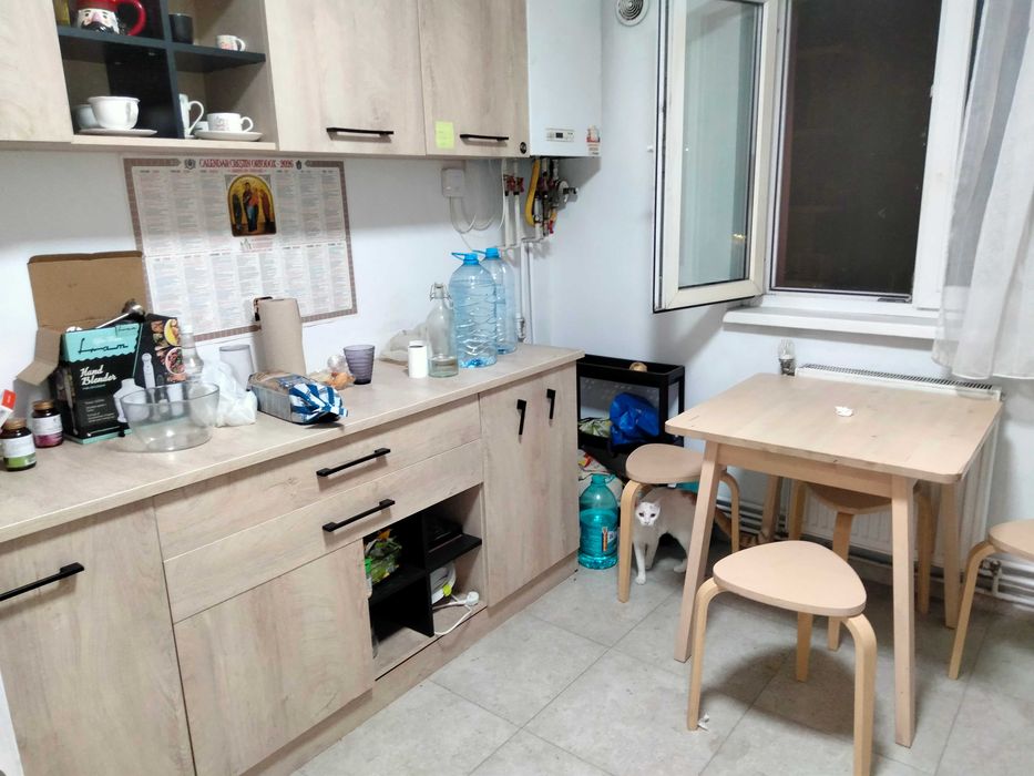 Mobila bucătărie 700 Ron