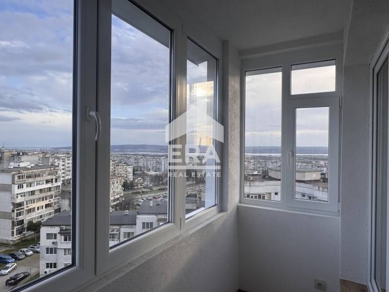 Тристаен (преустроен) апартамент за продажба след основен ремонт, райо