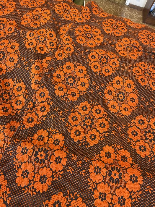 Вълнено шалте за спалня