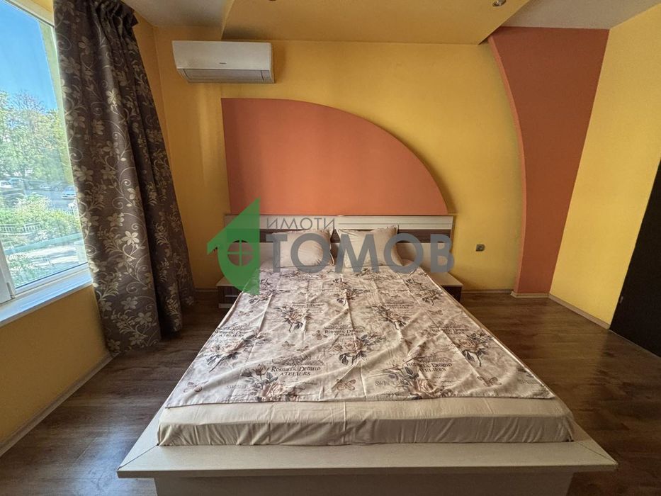 Просторен тристаен апартамент в кв. Билла 1