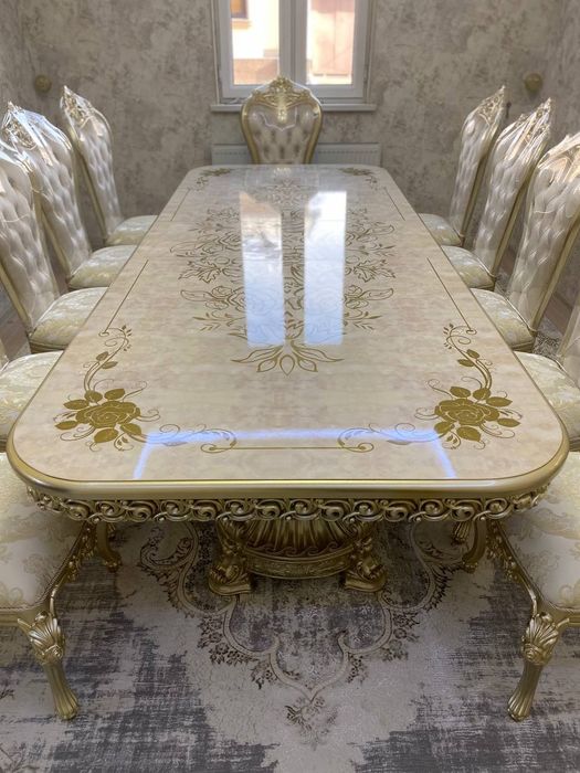 Цехтан жозибакор стол ва стуллар