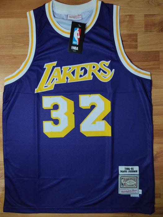 Баскетболни потници ретро на La Lakers.