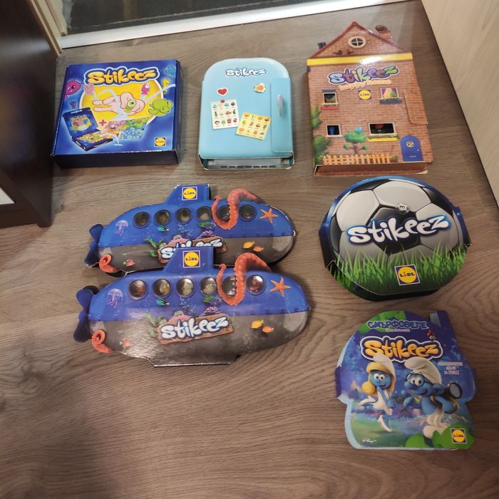 Stikeez Стикита Подводница ,Бандата на Свежите / Хладилник, Смърфове