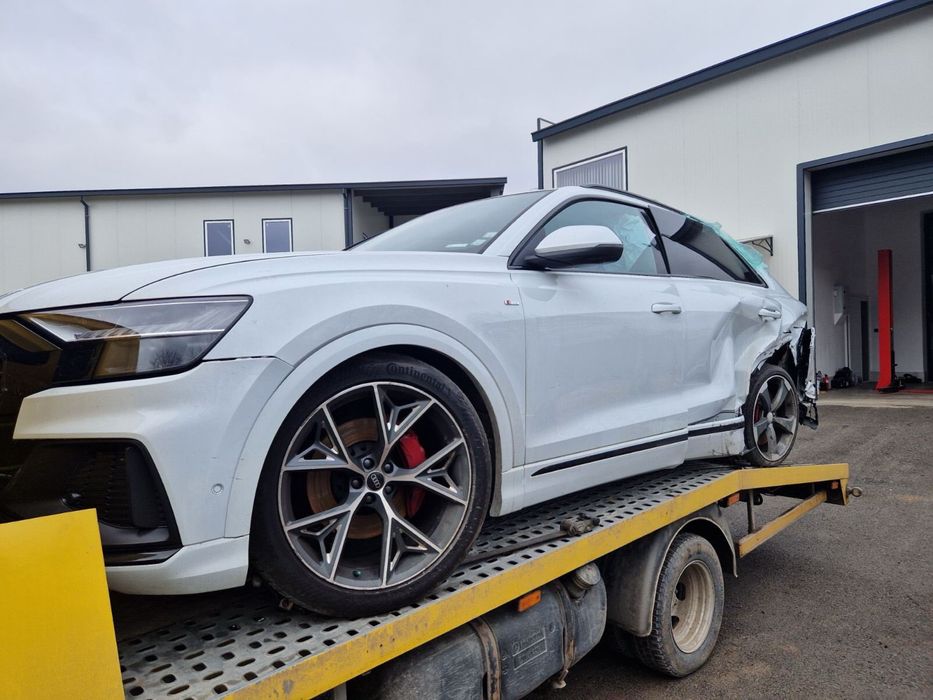 Audi Q8 286 k.c. на части!