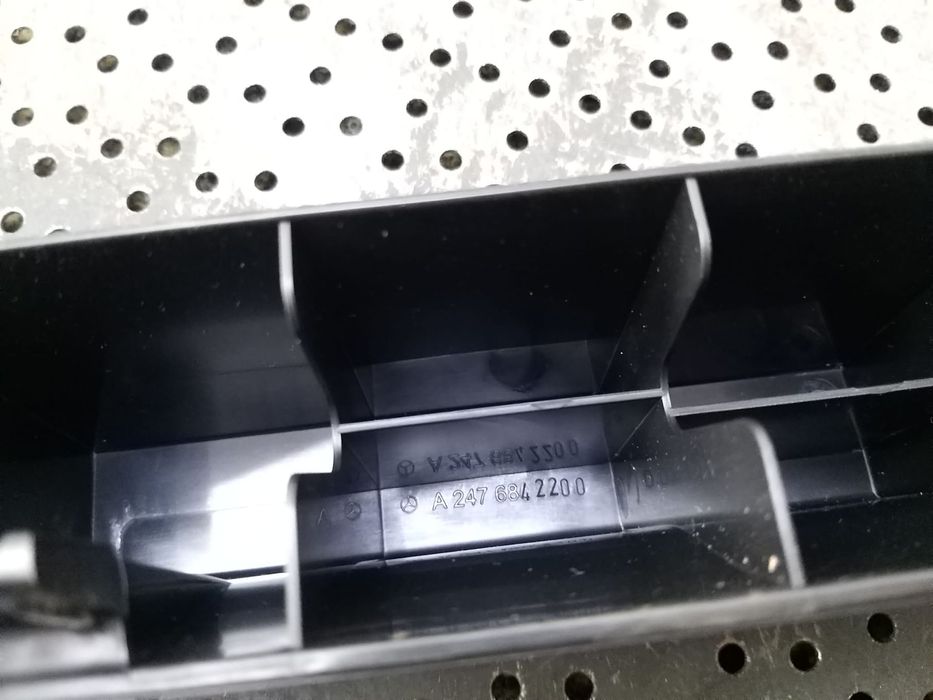 Capac trim ornament haion mercedes b class w247 a2476842200