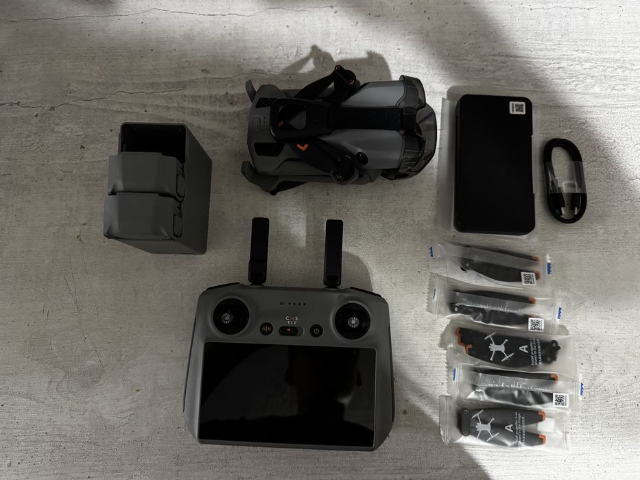 Продам дрон DJI MINI 5 pro (RC 2)