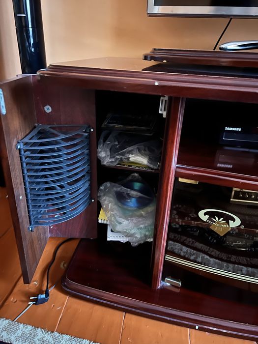 Тумба под телевизор