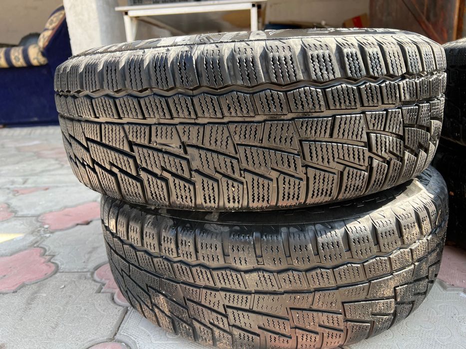 Продам комплект зимних шин вместе с дисками