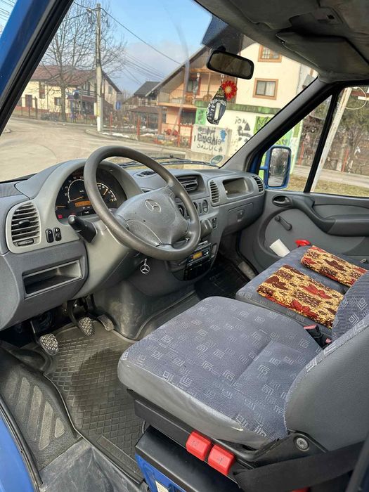 Vând Mercedes sprinter