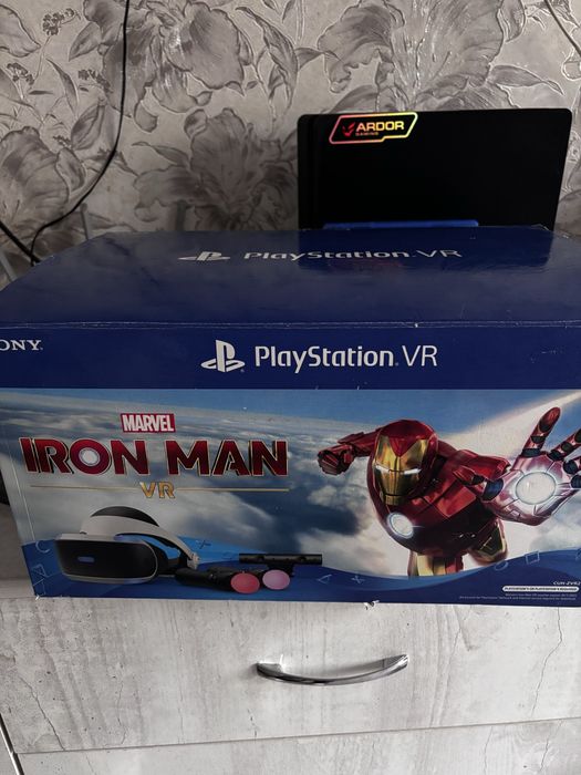 Продается PLAYSTATION 4 SLIM + PlayStation VR
