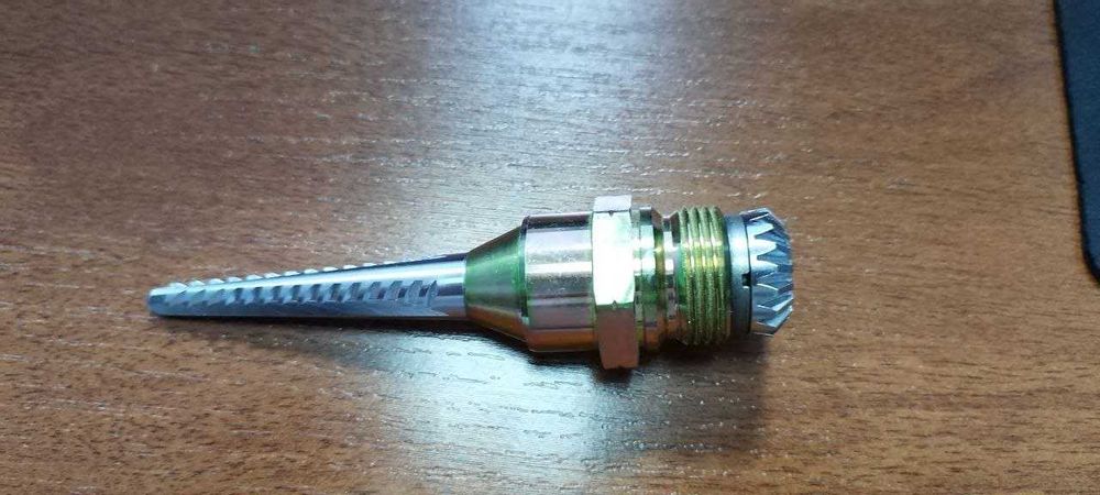 Шпиндель для комбайнов. Подходит для John Deere