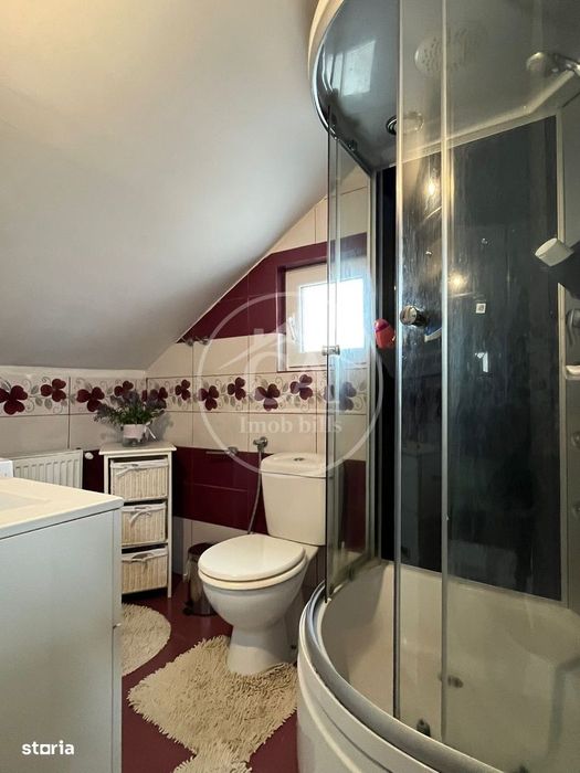 Casă de vânzare tip duplex cu 4 camere în Nojorid, Oradea.