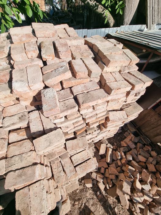 Vând cărămidă din demolări