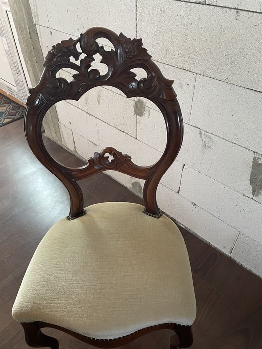 Scaun  din lemn/jilt