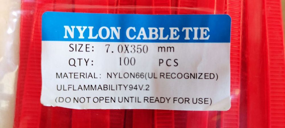 Пластиковые разноцветные хомуты/стяжки для игровых детских лабиринтов